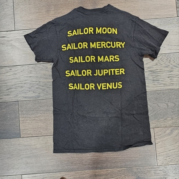Sailor Moon Graphic Tee - Picture 2 of 2